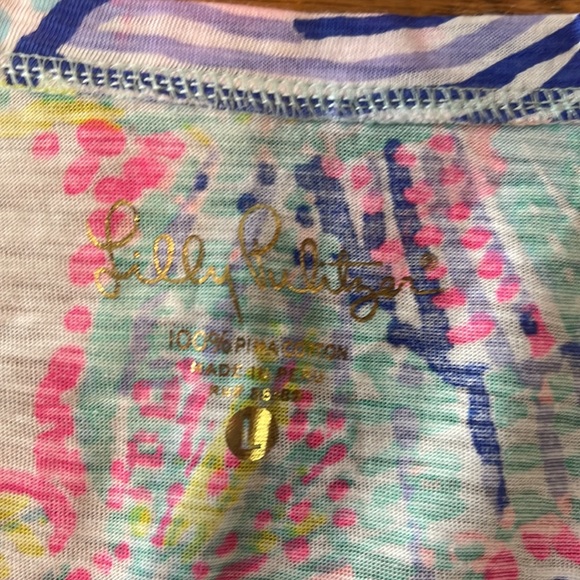 Multicolored Lily Pulitzer V-neck, Large - Picture 2 of 3